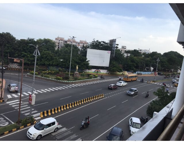 SwachhBharatGov's tweet photo. Vizag in Andhra Pradesh has become an example of how cleanliness should be maintained in a city, with dedicated efforts of the Municipal authorities &amp; citizens as one. Here's taking a look at this beautiful city. 

#SwachhSurvekshan2020 #MyCleanIndia #AbMereSheherKiBaariHai https://t.co/PaNpl2vD5a
