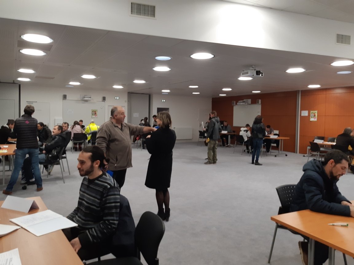 OGuillou's tweet photo. 👏👏 succès pour le jobdating 🗓16 janvier 📢 11 exploitants agricoles ont reçu 80 demandeurs d'emploi en entretien d'embauche #Versunmetier #AvecPoleEmploi morlaix #anefa https://t.co/5EGTKxqSBN