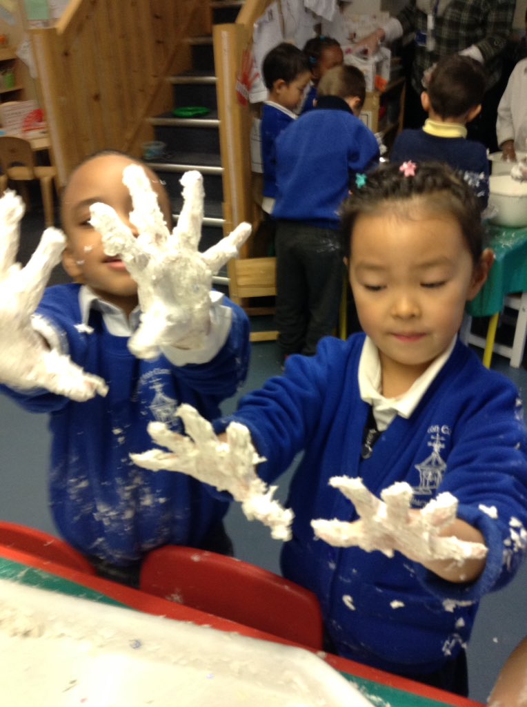 TeamFoundation_'s tweet photo. RM have been making snow gloop, talking about the texture of the different ingredients. It did get a bit messy but some great discussions about texture and the changing state of the cornflour #messyplay #science #communicationskills  #timeforthewash #itisfriday https://t.co/qdG1d1Awle