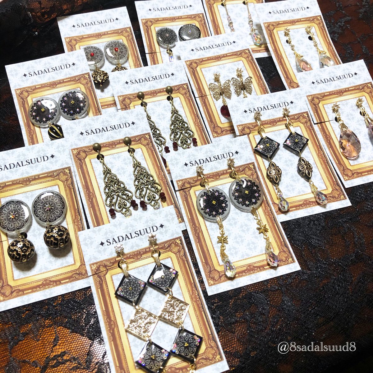 8sadalsuud8's tweet photo. ✦カードケース&マルチケース✦
#Gothic #ゴシック #black #黒 #lace #レース #damask #damaskpattern #ダマスク柄 #ビジュー #イヤリング #Accessories #アクセサリー #シャンデリア #新潟 #Niigata #japan #スワロフスキー #手作り #クリエイター #デザイン #design https://t.co/K4lWM9lqq7