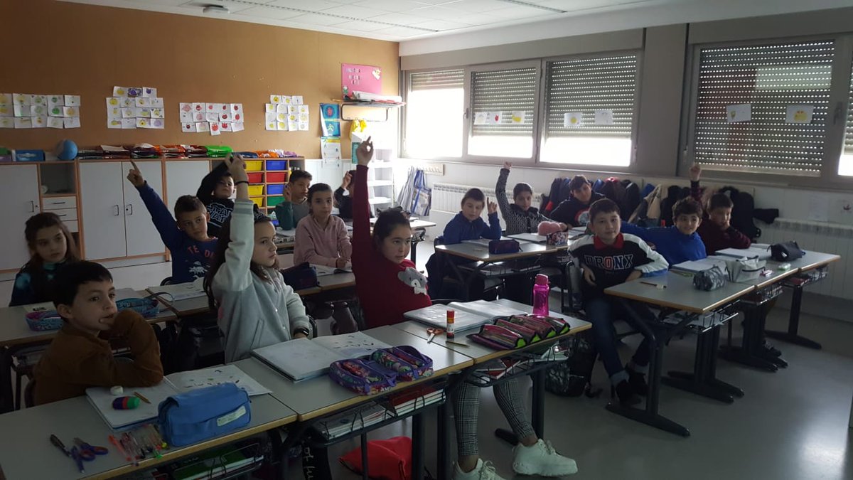 #semana13 #familiayconsumo
Hola chicos hoy estamos hablando sobre los gastos de la navidad. 
Nos hemos dado cuenta que lo mas importante son los seres queridos
#happynewyear2020