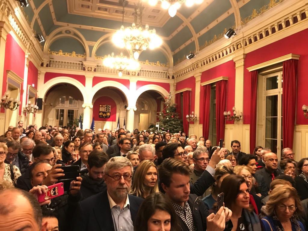 PierreGaboriau's tweet photo. A la @mairiedu16, hier soir pour les vœux aux habitants, commerçants et forces de secours de notre arrondissement.
Merci à tous pour votre engagement dans le 16ème arrondissement !
#jaimemon16 https://t.co/FDn7iLBkAO