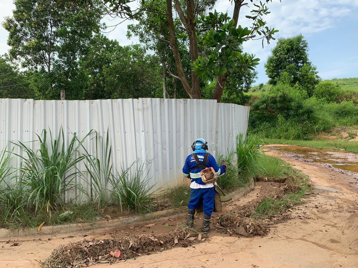 limpatech's tweet image. Bom dia Macaé
Hoje estamos dando continuidade ao Jardim Vitória, precisamente na R Santa Ester.
Nossa equipe está realizando uma limpeza geral no local, englobando todas as necessidades como capina, roçagem, lavagem etc!
Limpatech trabalhando #PorumaMacaemelhor  @draluiziojunior