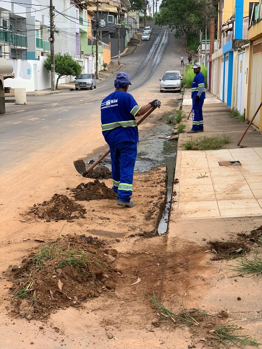 limpatech's tweet image. Bom dia Macaé
Hoje estamos dando continuidade ao Jardim Vitória, precisamente na R Santa Ester.
Nossa equipe está realizando uma limpeza geral no local, englobando todas as necessidades como capina, roçagem, lavagem etc!
Limpatech trabalhando #PorumaMacaemelhor  @draluiziojunior