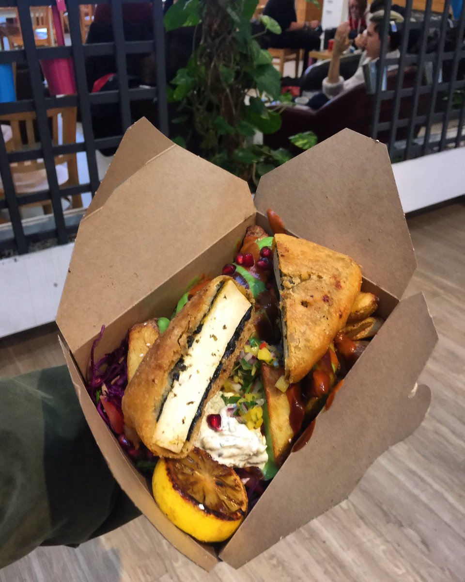 StreetDiner's tweet photo. Just some of the goodness on the lunchtime menu today ❤️#supportlocalbusiness #brighton #hellotasty https://t.co/VbNEpDzChB