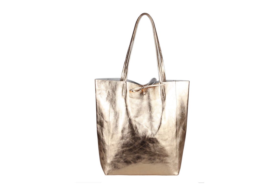 Azulara's tweet photo. Every woman needs a bag for their beach belongings! Why not try our Cala Gracio Tote in metallic Rose Gold! #beachbag #metallics #beach #rosegold #leather #ibiza #azulara https://t.co/kctxBBTYqi