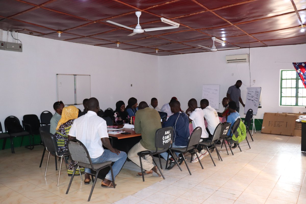 imvf's tweet photo. The second badge of Start and Improve Your Business (SIYB) training is underway in Kerewan in the North Bank Region of The Gambia. This six-day training, based on an ILO programme, involves 15 youths and is facilitated by @GamChamber
#ADWAC #TekkiFii #Gambia🇬🇲 #AfricaTrustFund https://t.co/SuSak07EGH