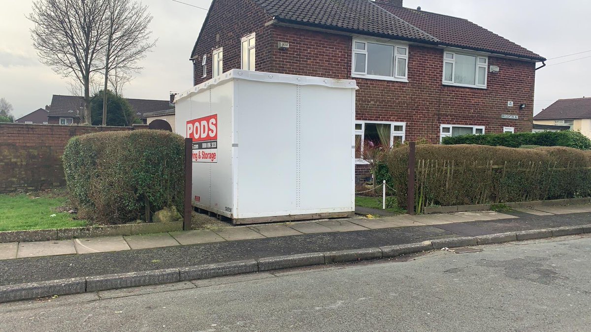 PODS_UK's tweet photo. Just a few of our recent #container #deliveries ๐ ๐
If you need a #moving or #storage solution, look ๐ no further!
#PODS - The Easiest Way to Move & Store ๐๐ป
#podsstorage #movingonquotes #movinghouse #selfstorage #innovation #manchester https://t.co/8iZlYv33KD