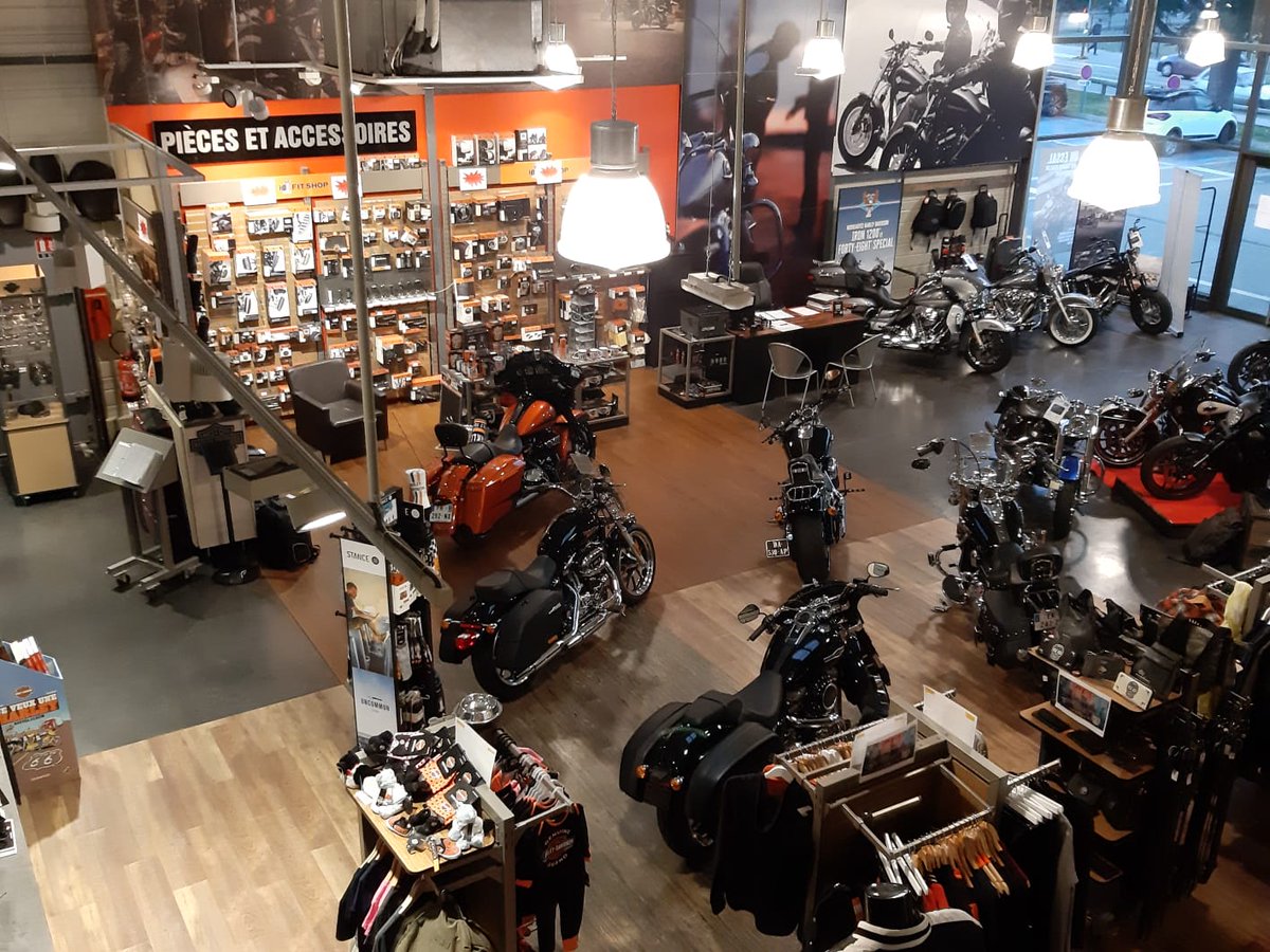 Petit déjeuner des #Voeux2020 ce matin pour les #DCFSaintEtienne à la concession @Harley_France à Saint-Etienne. Une année qui démarre sur les chapeaux de roues avec un #programme 2020 qui fait vrombir!
#performancecommerciale #réseau #DirigeantsCommerciauxDeFrance