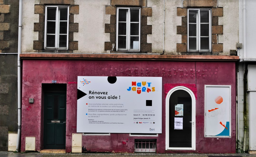 AgenceBastille's tweet photo. [MADE IN BASTILLE] La #signalétique de la démarche #renouvellementurbain "Réinventons la ville" pour @BrestFr est en place quartier du Haut de Jaurès 🚧
Fiers de voir notre identité et nos réalisations sur site 👌
#compublique  #comchantier #Brest https://t.co/SOi5YGbm15