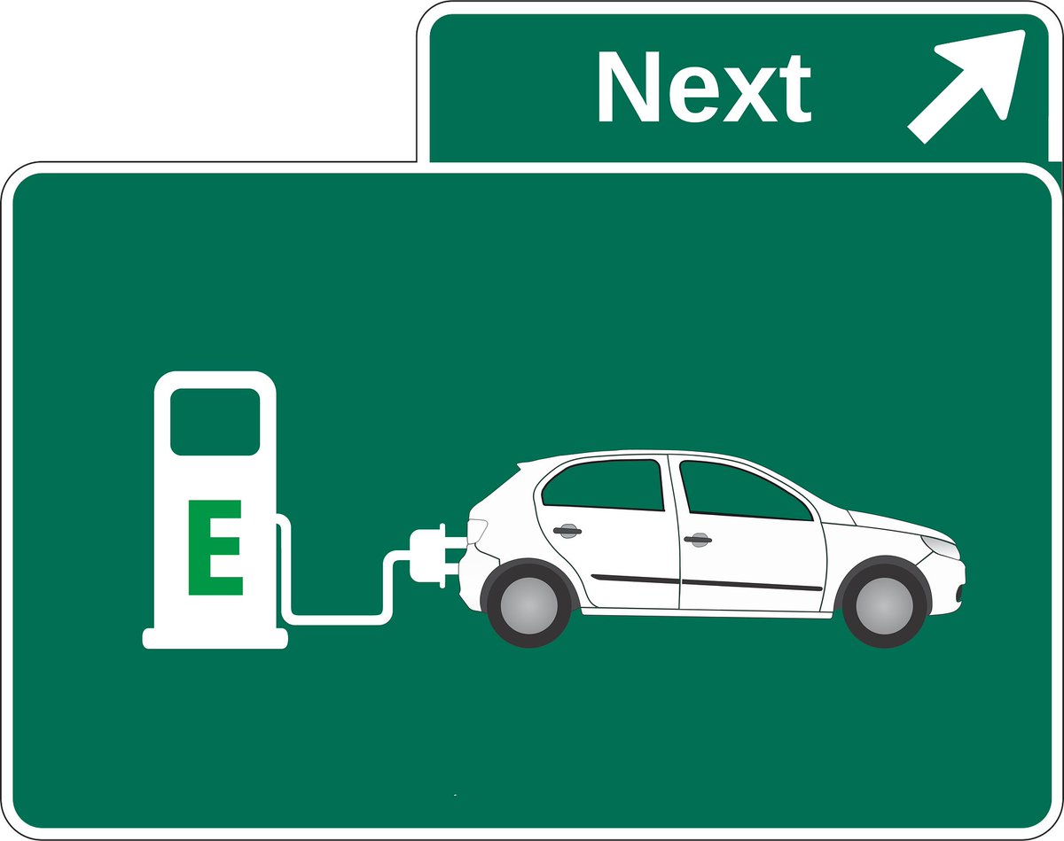 Taser24Horas's tweet photo. ¿Cuánto dinero ahorro con un coche eléctrico?
Supongamos que recorremos 15.000 km al año, el gasto aproximado en carburantes para el vehículo de gasolina sería 1.168 € anuales, mientras que el gasto aproximado en electricidad sería de tan solo 403 euros al año. https://t.co/ebgfk3G966