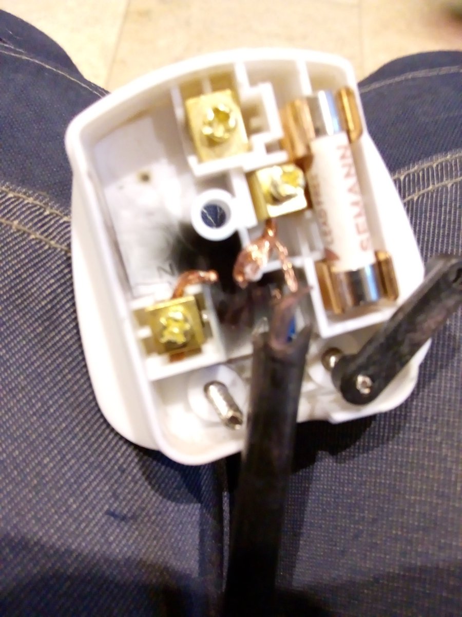 RWheatcroftElec's tweet photo. "oh, I'm glad your here. I've just plugged my hoover in there and it's gone BANG 💥" Oh dear 🤦🙄 #Electrical #ElectricalSaftey #IFixStuffWithWires @ElecSafetyFirst https://t.co/mZJCqWIAft