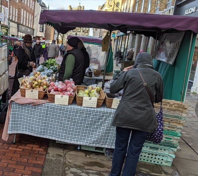Chichester Farmers' Market runs on the first and third Fridays of the month, 9am until 2pm in the City Centre pedestrian area. Each market is attended by stallholders selling a wide variety of fresh quality produce. <a href="/ChichesterDC/">Chichester District Council</a>