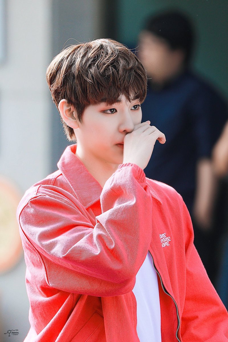 whosinmyalbum's tweet photo. 김동윤 https://t.co/sDkWcq4Why