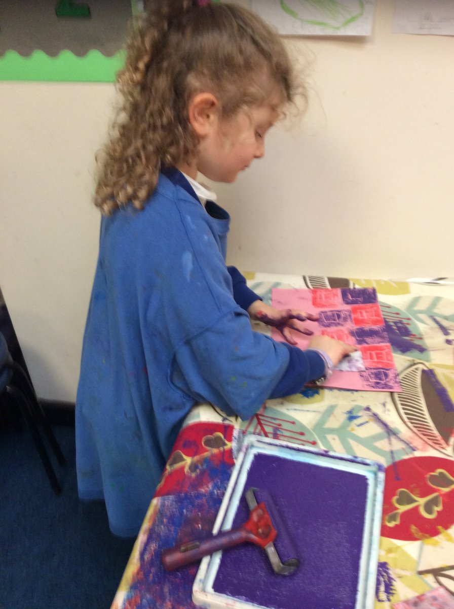 BPSYearTwo's tweet photo. This week we have been busy making our own books to put our new chapter of Alice In Wonderland inside. We created a repeated pattern with our printing tiles. #childofbooks #AliceInWonderland #bookmaking https://t.co/9ZCxBKmHma