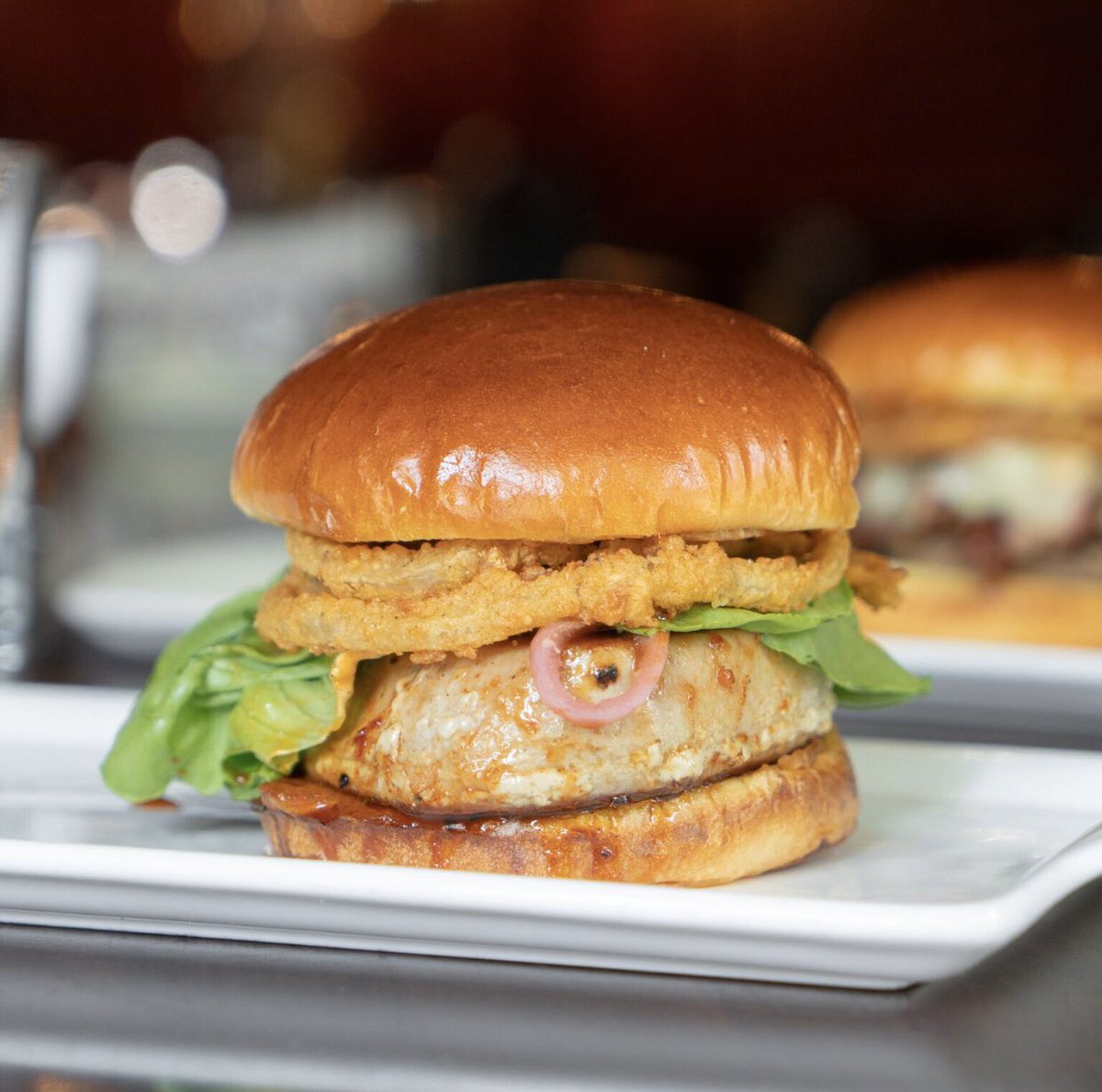 25DegreesCHI's tweet photo. Looking for a quick place to lunch where the quality is still 5 stars? We’re open today at 11am doing just that! Don’t miss out on our lunch special where you can get one of our Signature burgers, a small side, and a soft drink for only $14! https://t.co/wmRxPnyKLy