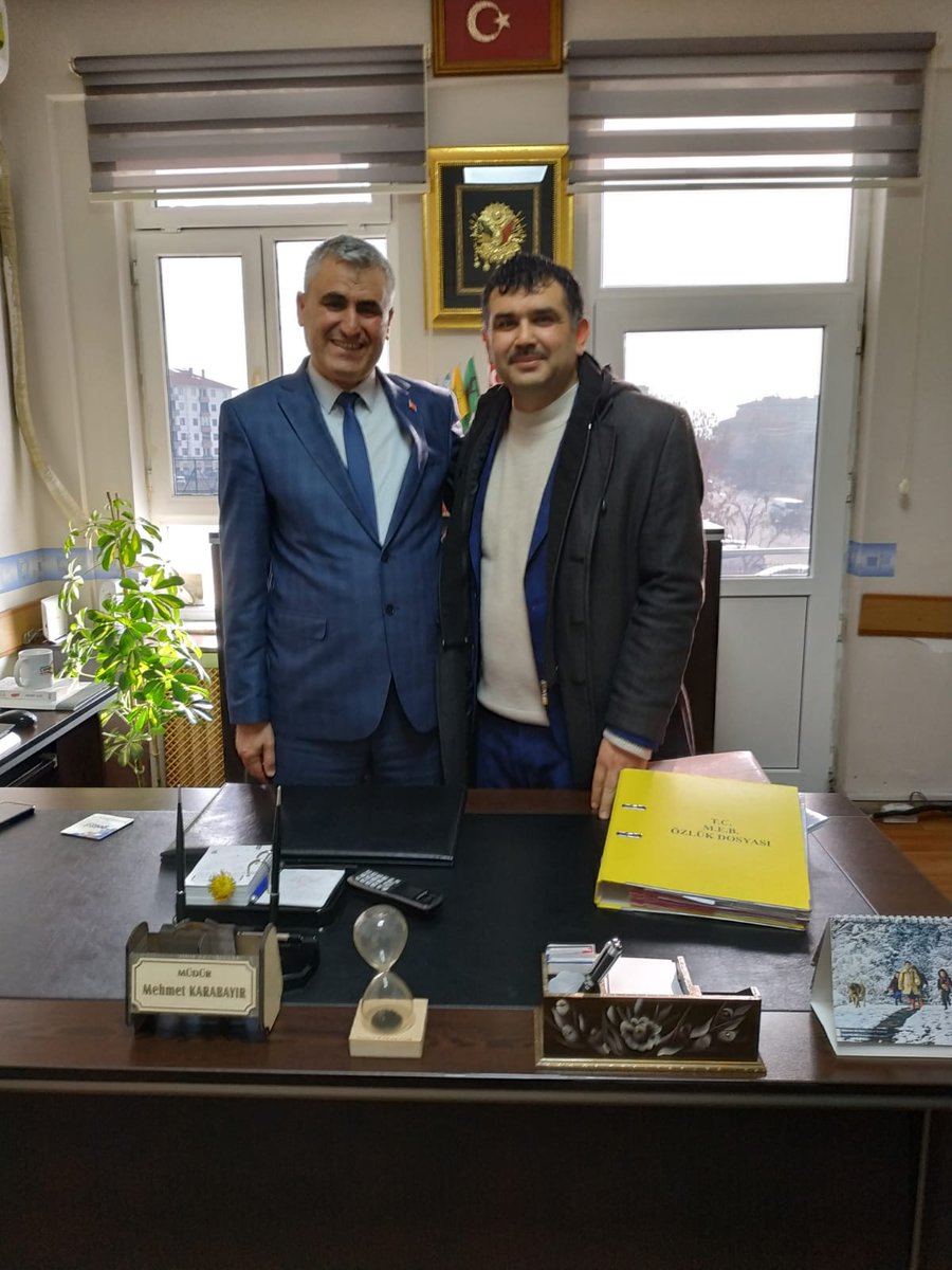 MuslumeAli's tweet photo. Değerli arkadaşlarımız 
Mustafa Aslan'ı ve Sezai Alp'i 
Branş Öğretmeni olarak uğurladık, kendilerine okulumuzdaki başarılı  çalışmalarından dolayı teşekkürlerimizi sunar, 
yeni görevlerinde başarılar diliyoruz. https://t.co/IjPONT9Z5C