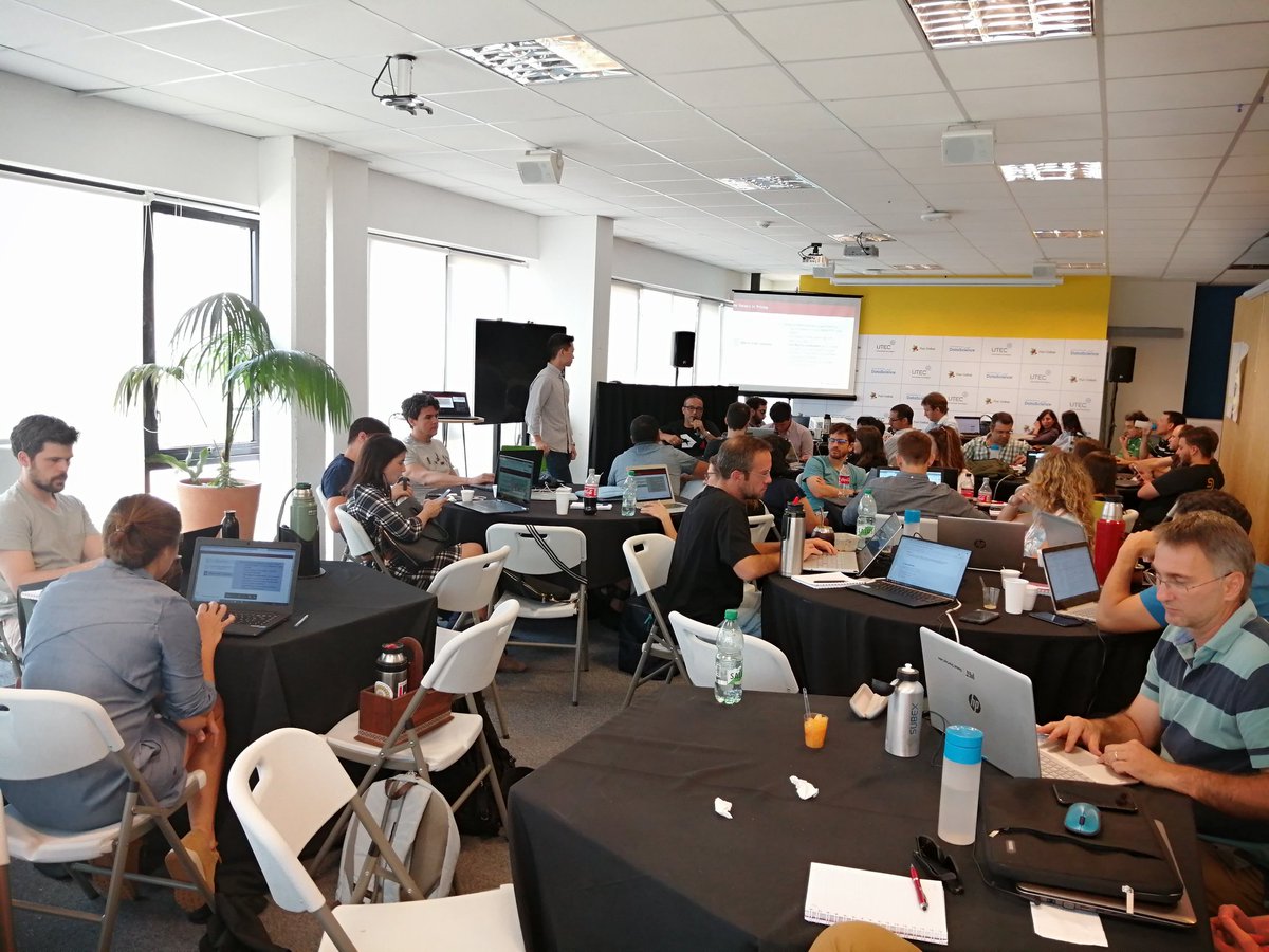 VRobano's tweet photo. Almost the end of the second week. Discussing key factors in pricing #businesstrack #DataScience @DataScienceUY @MISTIatMIT @Plan_Ceibal https://t.co/H30Nt6ElLy