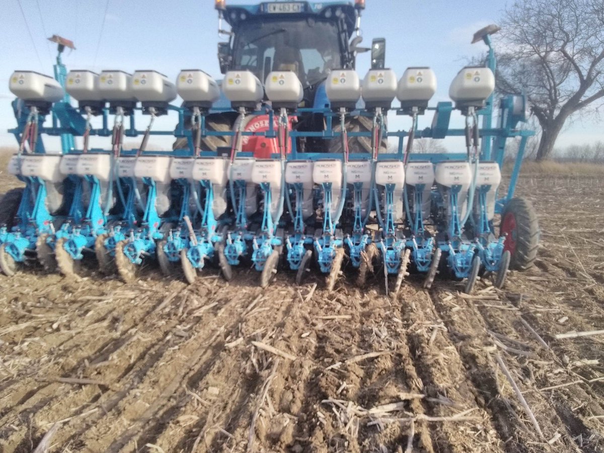 MonosemOfficiel's tweet photo. Le "Concept Céréales" MONOSEM sème du blé et du pois dans l'Allier !
The MONOSEM "Cereals Concept" is planting wheat and peas in Allier area, France.
#monosem #semoirdeprécision #semiscéréales #conceptcéréales #cerealconcept #precisionplanter https://t.co/11dz5oq3UQ https://t.co/C24gXEQiir