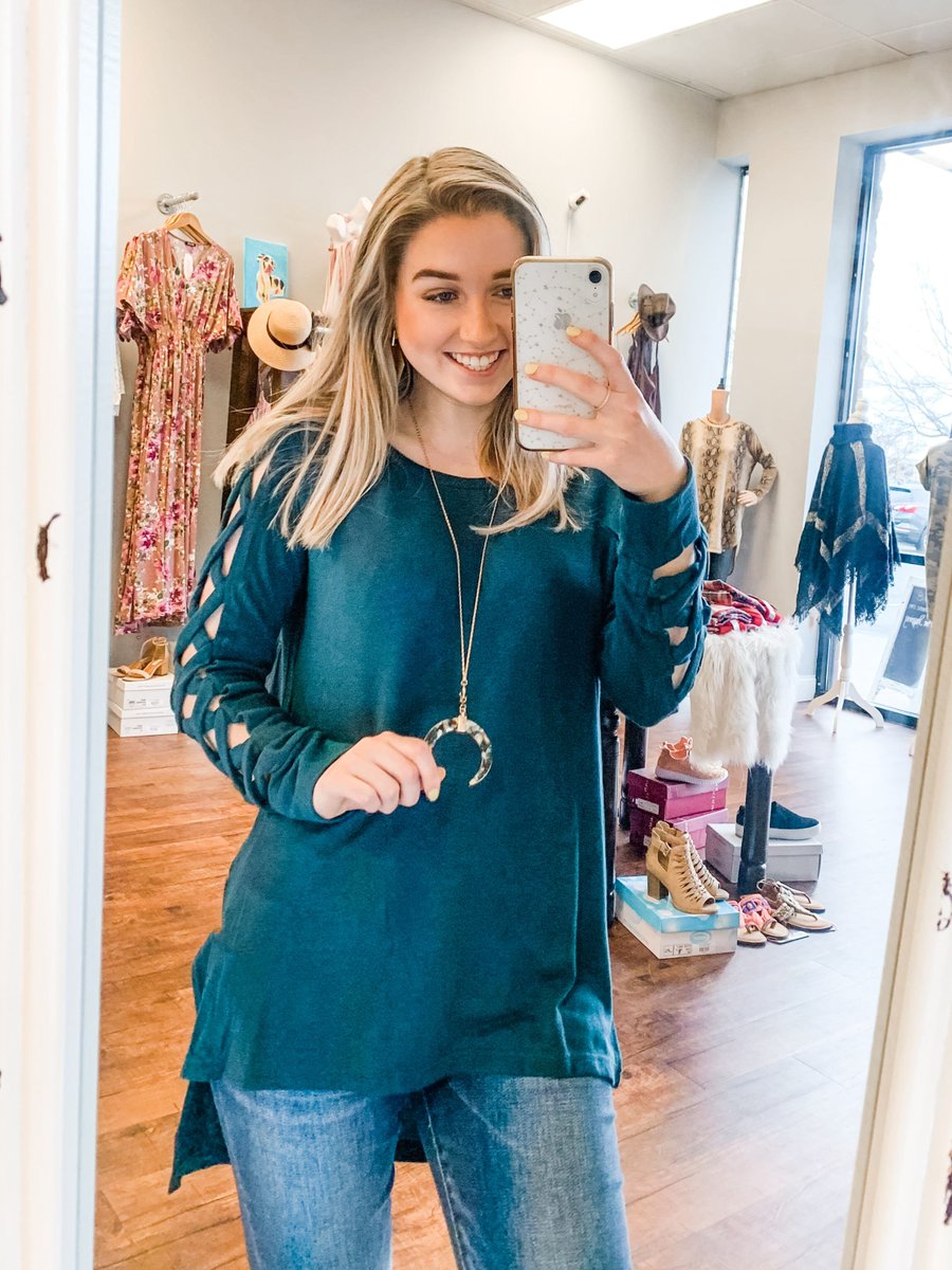 Koinophobic's tweet photo. When you find the perfect top with the perfect accessories you just can't help but smile😁

Shop this style and more at Koinophobic Boutique in Simpsonville SC in store or online! https://t.co/Px0dbzds0K