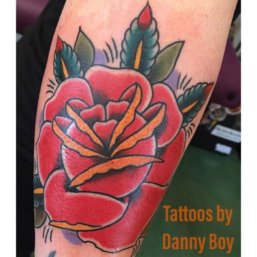 peptolepew's tweet photo. Happy Friday! Iโll be at the shop all weekend. Come through #caphildenver #landmarktattoodenver #rose #rosetattoos #flowertattoos #colorfultattoos #denvertattoos https://t.co/GrAe1NILXJ