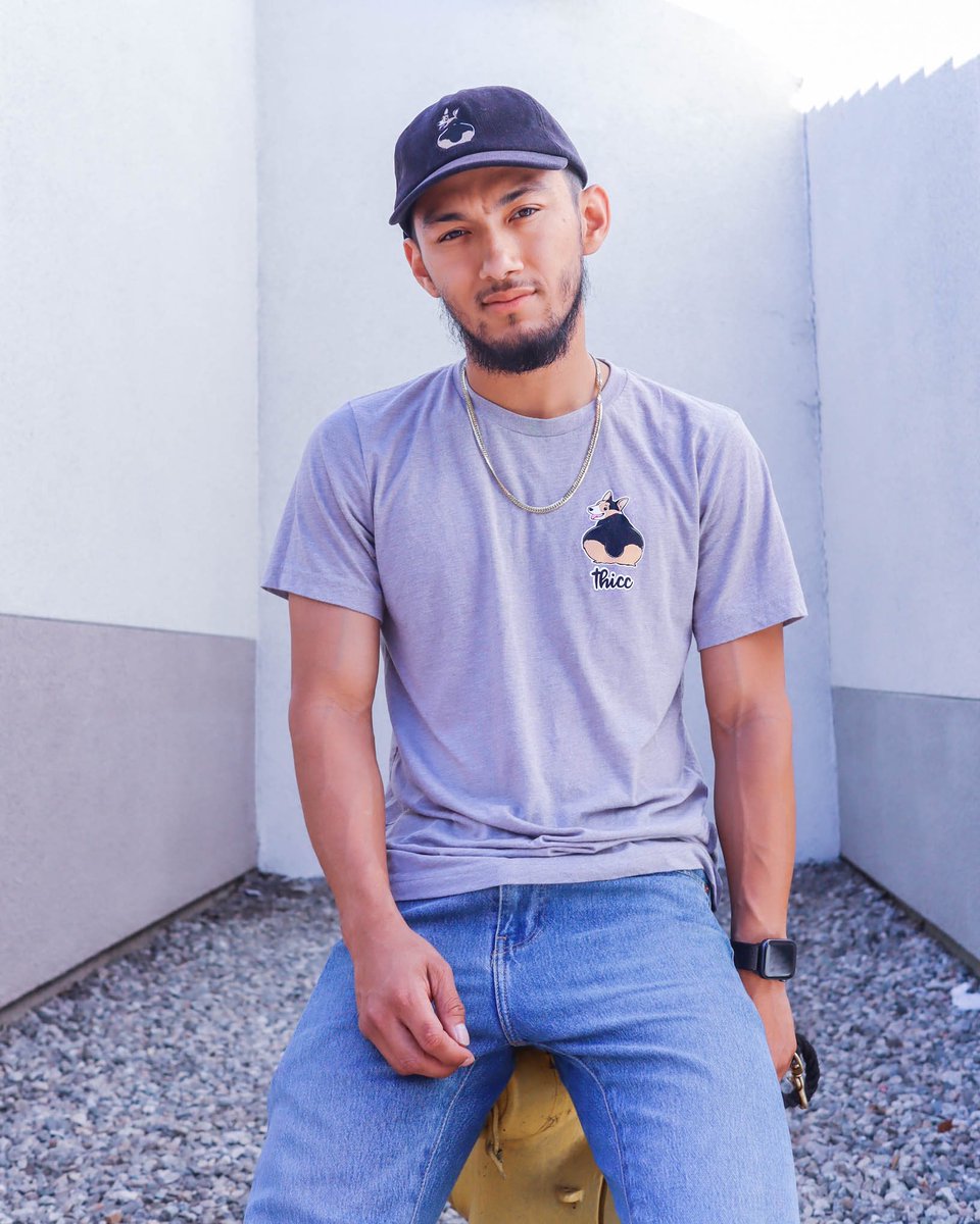 PAVGOD's tweet image. 8,000 follower giveaway!

To celebrate 8k, we’re giving away a grey Pavlov 𝓽𝓱𝓲𝓬𝓬 t-shirt!

How to win:
1. follow @PAVGOD
2. RT &amp;amp; like this photo
3. reply w/ a pic of a dog (any dog, I just wanna see more dogs)