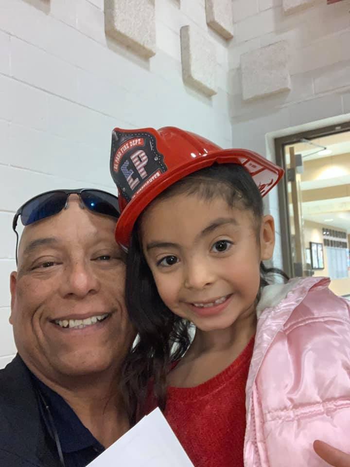 _tiffanyyy_annn's tweet image. Alizay was looking forward to grandpa being at career day! #Careerday #billsybertscorpions #EPFD🚒 @BSybert_PK8