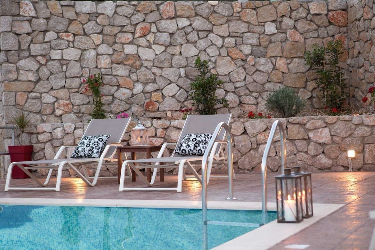 LefkadaHoliday's tweet photo. Book now the Villa that scored a 9.8 by travellers in https://t.co/75WeFSHQ9T! Find Horizon villa Anna on our wesite and book your vacation without extra fees!
.
https://t.co/KPZwEvw6UU
.
#summer2020 #lefkada #bookingcom #privatepool #seaview #vacations #reviews #highscore #book https://t.co/DM2KWg6Hr2