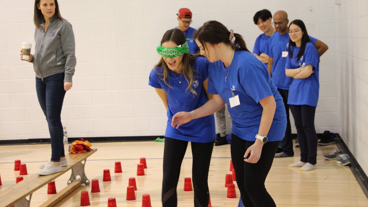 SmithBusiness's tweet photo. Earlier this week, the #SmithMBA Class of 2021 took part in the #SmithChallenge as part of their #orientation activities. A #FitToLead initiative, the Smith Challenge features #teambuilding activities, #obstaclecourses, #trust exercises and a mini #escaperoom. https://t.co/7MEPTkyw0l