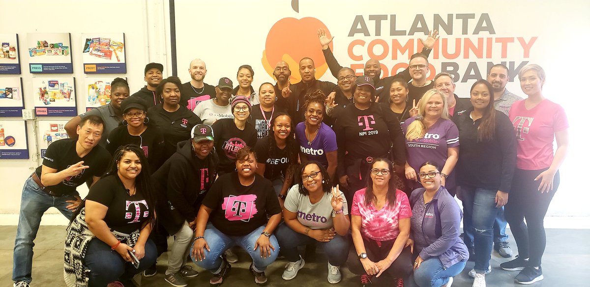 Amazing morning at the #Atlantafoodbank with my fellow Magenta and Purple people. #BeYou #Areyouwithus <a href="/MetroByTMobile/">Metro by T-Mobile</a> <a href="/TMobile/">T-Mobile</a>