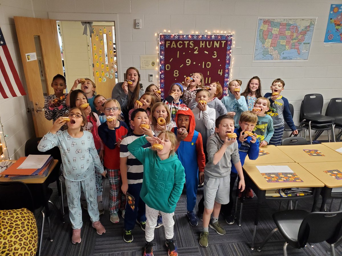 What better way to end the week than with doughnuts and pajamas! 🎉🎊 #mesrocks