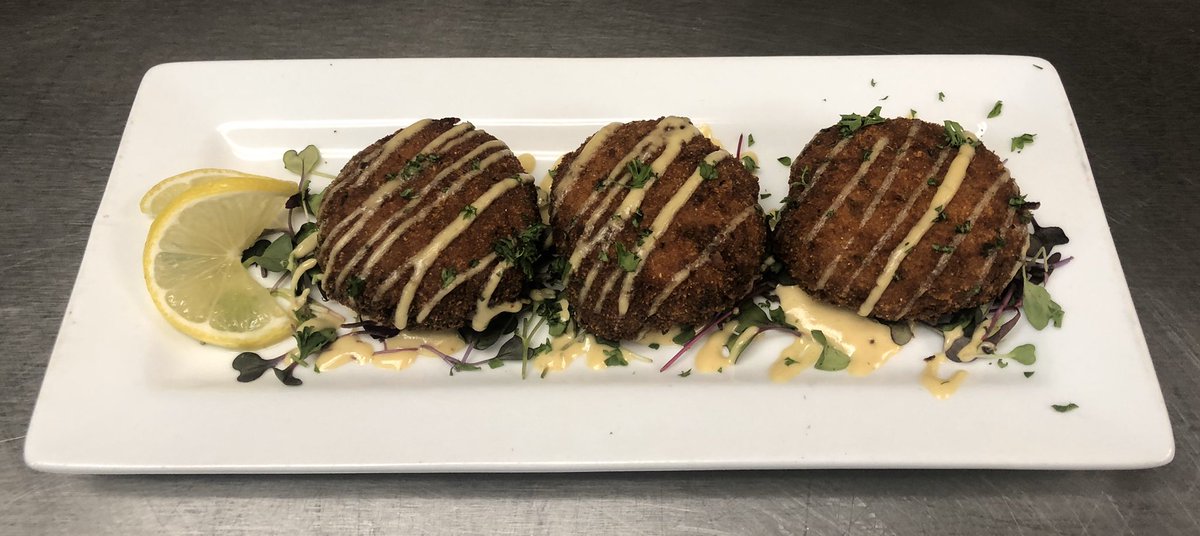 Lunch Specials! Thai Chicken Noodle Bowl and Spinach Artichoke Crab Cake. Come and get em....#Seadogbangor