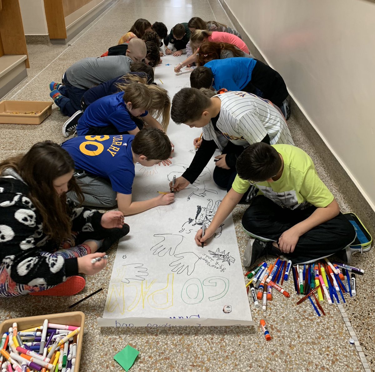 MrAReiche's tweet image. We’re ending the Second Quarter with an all-school celebration. Drop Everything and Draw! #Teach4Me