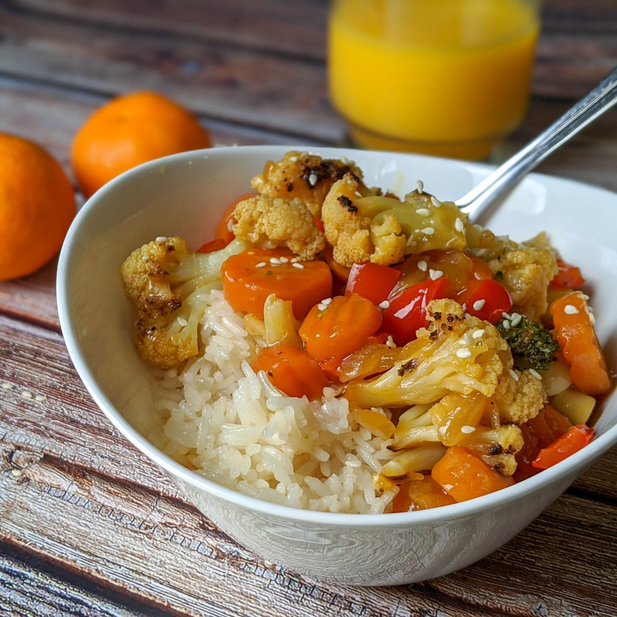 texanvegan's tweet photo. Check out this orange veggie bowl, recipe by @veggie_inspired. I used cauliflower, broccoli, bell pepper, onion &amp; carrots, then served on a bed of rice! Recipe: https://t.co/985ZHRdJYC

#veganuary #veganuary2020 #wfpb #govegan #texanvegan
#veggieinspired #wholefoodplantbased https://t.co/iFKwqoGOTH
