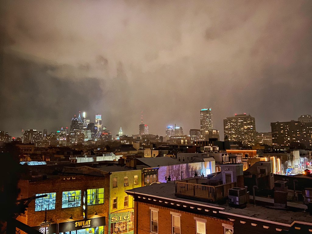 MFKellerman's tweet photo. Stayed up to catch another snow squall that blew through #centercityphilly just before midnight. Amazing contrast between the colors of the city and the whiteout. @CNNweather @NBCPhiladelphia @Sean_Breslin @weatherchannel @NWS https://t.co/D6DefAxuMa