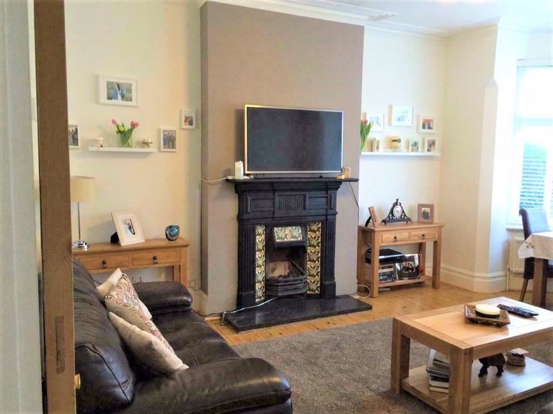 LivingLondonLtd's tweet photo. A 2 bedroom ground flat available to rent which is walking distance to High Barnet tube station.

#FridayMotivation #FridayThoughts #FridayVibes #northlondon #ForRent #lettings #LikeForLikes https://t.co/fK32CFcTBs
