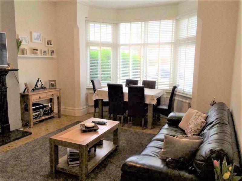 LivingLondonLtd's tweet photo. A 2 bedroom ground flat available to rent which is walking distance to High Barnet tube station.

#FridayMotivation #FridayThoughts #FridayVibes #northlondon #ForRent #lettings #LikeForLikes https://t.co/fK32CFcTBs