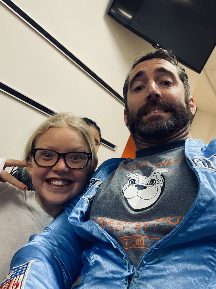 BrayGrade's tweet photo. If the Titans gear fits wear it, but it doesn’t fit! We tried!! Go Titans! #proudWBteacher #wbgrowsme https://t.co/qhp969WvTO