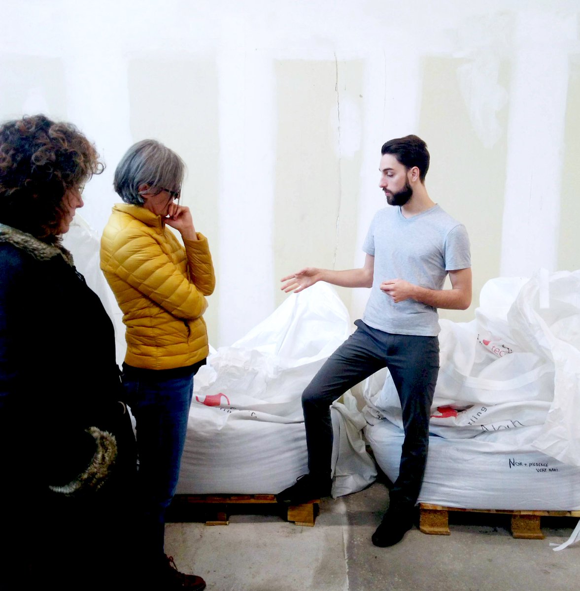 Ce lundi nous recevions la visite de l'institut du SMEL (Synergie Mer Et Littoral) qui aide les entreprises du maritime à dans leur gestion et leur coopération, afin de tisser des liens inter régionaux qui serviront à faire avancer le recyclage du filet de pêche. #Brest #ocean