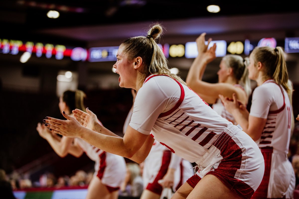 SDCoyotes's tweet photo. Did you know about the connection @tayfred52 shared with @CoachDawnP before Coach P arrived in Vermillion? Or about Taylor's fun-loving jokester personality?

Read more in the latest feature from @mickgarry below.

📰: https://t.co/PSNnYUKkoJ

#GoYotes | #WeAreSouthDakota 🐾 https://t.co/xIXcHmfxd0
