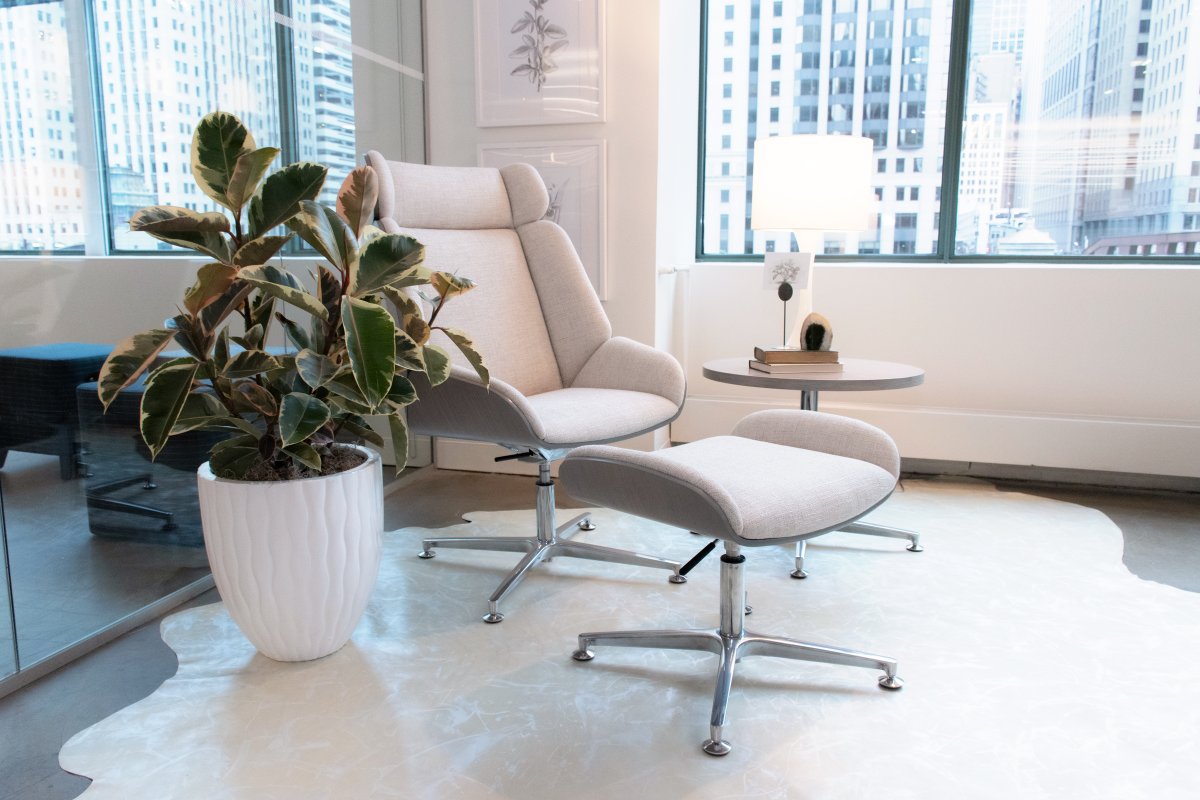 OFI_Houston's tweet photo. Kick off your shoes and relax your feet. You deserve a mental break today. #workspacedesign #corneroffice https://t.co/9kEC3hnvMq