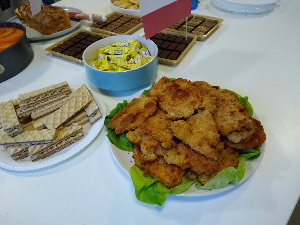 seelocal_'s tweet photo. szczęśliwy piątek!

That's Happy Friday in our languages at lunch star language ... 🇲🇨 #Polish ! We had a great time munching all the Polish delicacies so big thanks to Oskar and Theodor for an enlightening and filling midday treat.
#fridayfeeling #yum https://t.co/Rkt2ZwjoD2