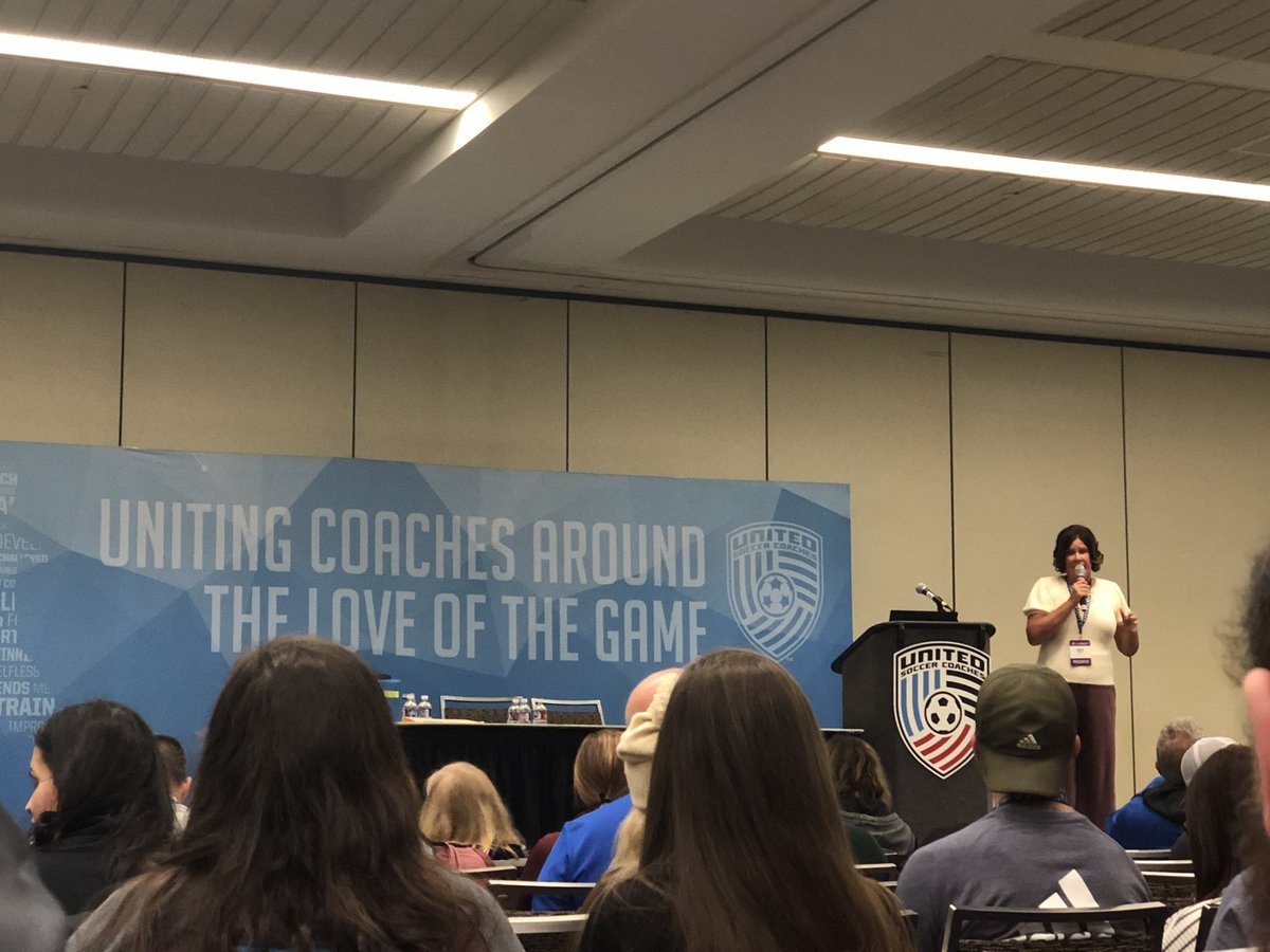 alexiapoon's tweet photo. Great session by @BeckyBurleigh! Not going to lie, kinda wish we were besties. Love her energy!! #BEMORE20 #DareToLead #SoccerChat https://t.co/tn3JGLRgk2