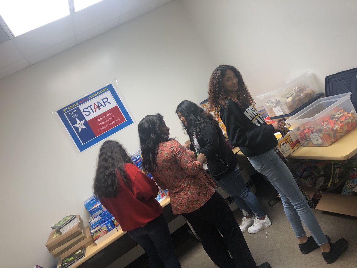 HarrisMathTweet's tweet photo. We don’t do SHOUTOUTS @WhoAreWe_SGA  but if we did Today Mrs. K. Williams for volunteering to operate our school Token Economy Store for 8th students with perfect attendance. Letting our students now we appreciate there presence‼️@Principal_Reyna https://t.co/apx968HP0N