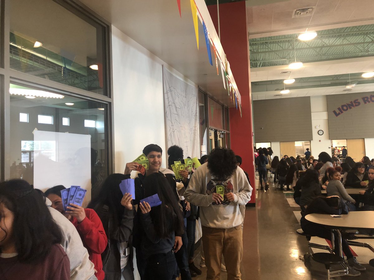 HarrisMathTweet's tweet photo. We don’t do SHOUTOUTS @WhoAreWe_SGA  but if we did Today Mrs. K. Williams for volunteering to operate our school Token Economy Store for 8th students with perfect attendance. Letting our students now we appreciate there presence‼️@Principal_Reyna https://t.co/apx968HP0N