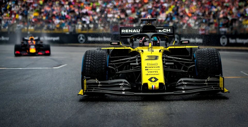 SamCarpenter_'s tweet photo. Still think this is one of the best photos F1 has ever seen

It literally looks like the photographer is on the track https://t.co/zgfs6sYcsV