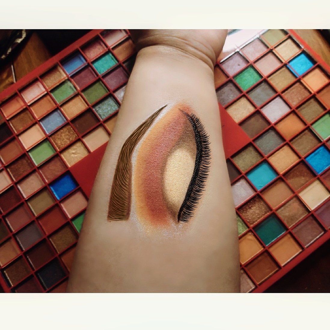 DiwaGyal's tweet photo. First time did this and the result love it😍
#colorfuleyeshadow
#flawless
#softskin
#pretty
#easylook
#makeupideas
#beauty
#mua
#eyeshadowlook
#eyeshadowjunkie
#makeupjunkies
#eyebrow
#summervibes
#eyeliner
#eyeshadowblend
#makeupartistsworldwide
#beautyguru https://t.co/h99BWSRH6m