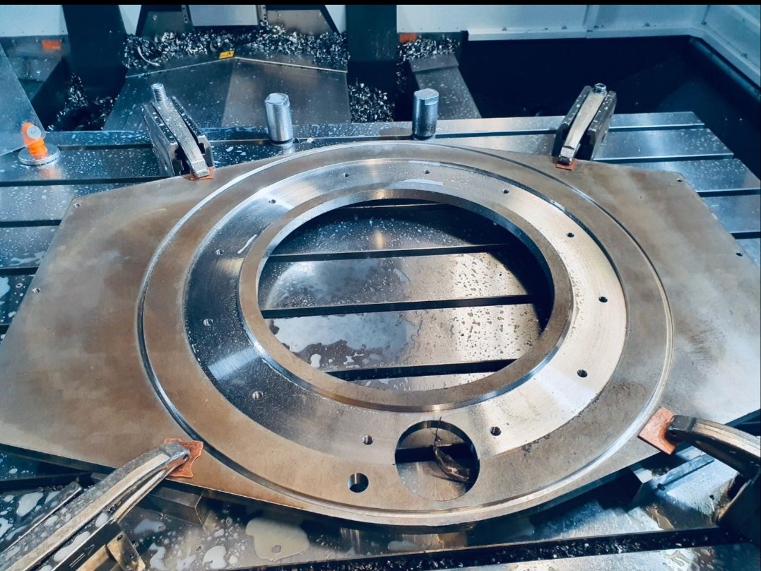 JRW2000Ltd's tweet photo. Stainless steel base plate manufactured at JRW for a UK project #JRW #ManufacturingUK #project #flanges #stainlesssteel https://t.co/NuYue7zuXZ