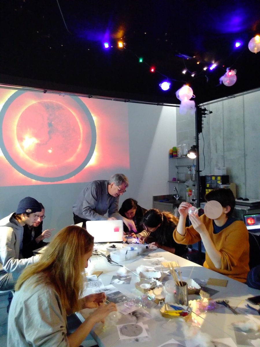 raumschiff_org's tweet photo. Lots of fun combining #science and #tinkering with an intern. group of grad students. They made suns with filament eruptions and other things they know now :-) And solar flare alert systems using data from the GOES satellite
@GraduateCampus @PWA_zurich @UniZH_en #cswinterschool https://t.co/WySlEWqGG1