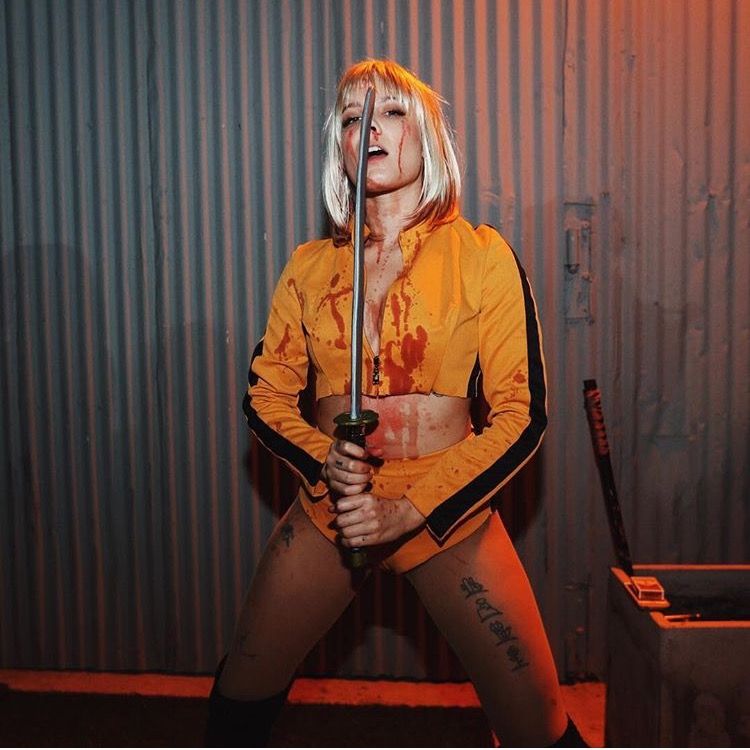 afri 🦇🕸️ on Twitter: "climb up to the window and I'm breaking the glass then I stop, 'cause I don't wanna 🔪Uma Thurman your ass🔪 #manicthealbum… https://t.co/a4zTWT46W5"
